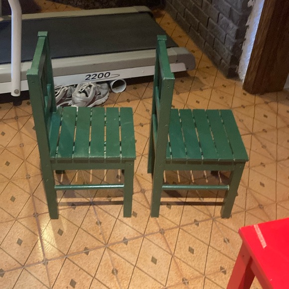 small old table WITH chairs for kids. COMES IN THE SET - Picture 3 of 8